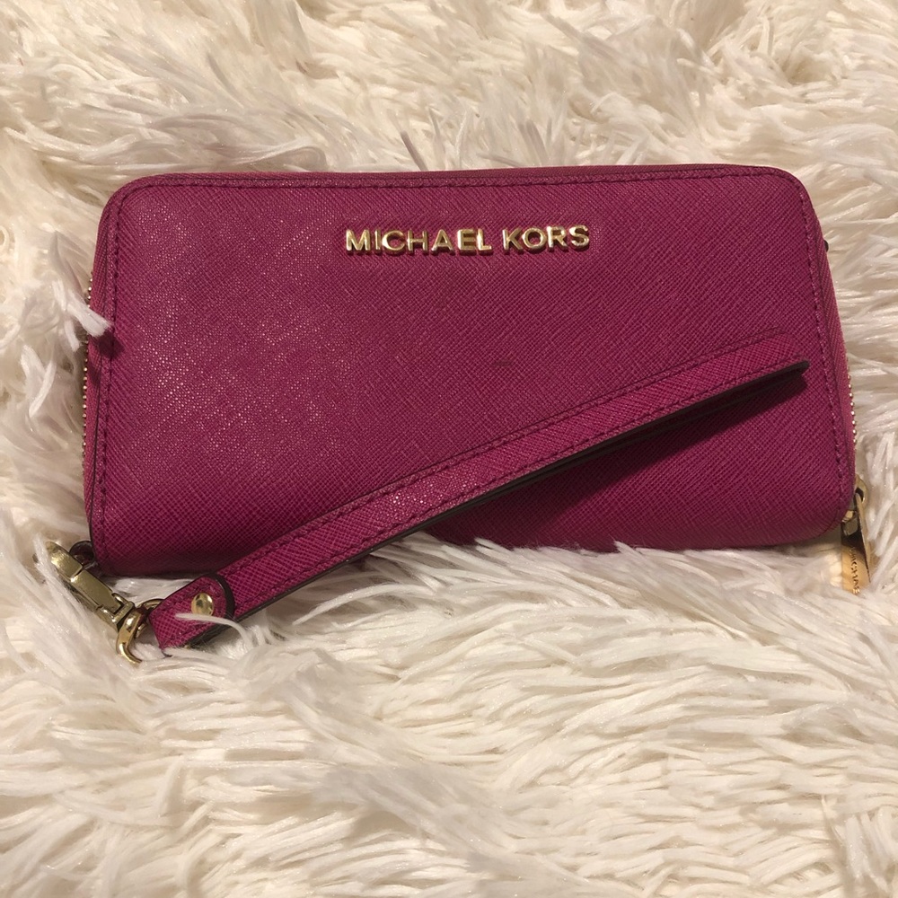 michael kors hot pink wallet